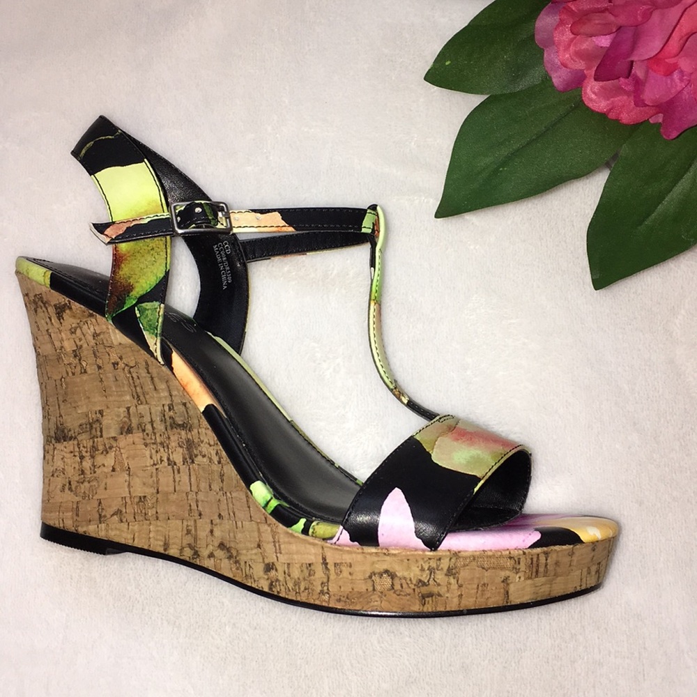 Charles David Floral Libra Wedge Sandal - Picture 2 of 5